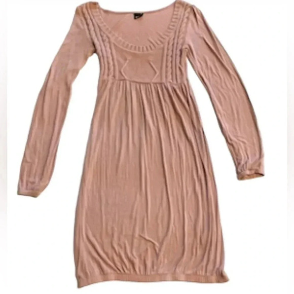 Dresses & Skirts - Gina Tricot long sleeved dress Mauve Falls at knees on most Knit vest area XS